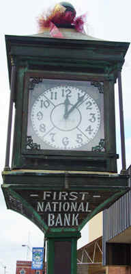 De Funiak Springs, FL: The First National Bank, Clock