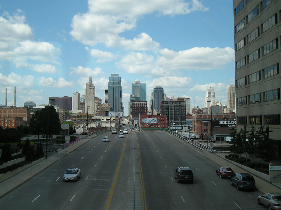 Kansas City, MO: Looking downtown Kansas City