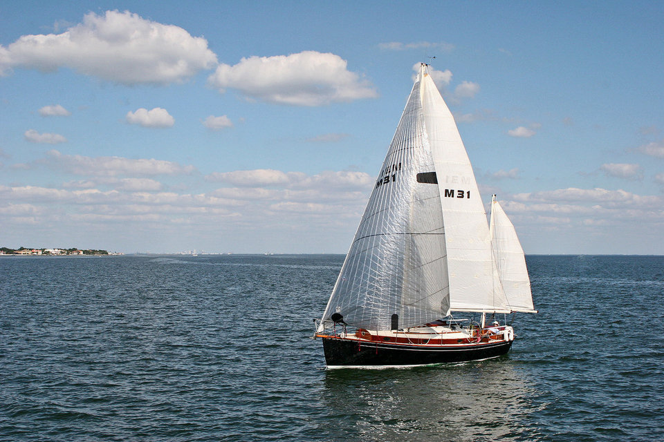 St. Petersburg, FL: Sailboat sailing of the Pier