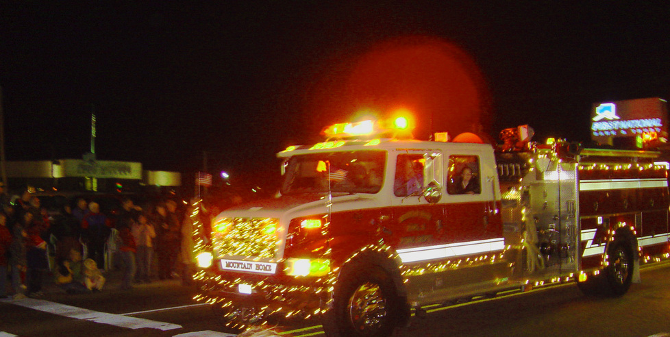 Mountain Home, AR: Christmas Parade 2005 Fire Dept.