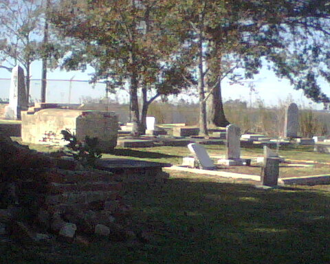 Pascagoula, MS: graveyard dating to the 1700's behind the Old Spanish Fort