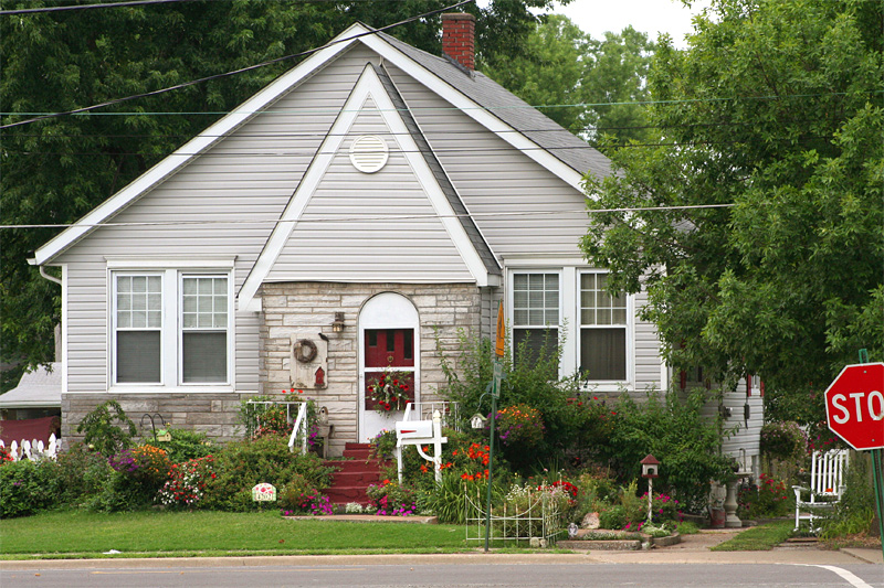 Fairmont City, IL: A House Near the City's Main Square
