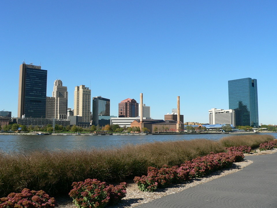 Toledo, OH: Toledo, OH on the banks of the Maumee River