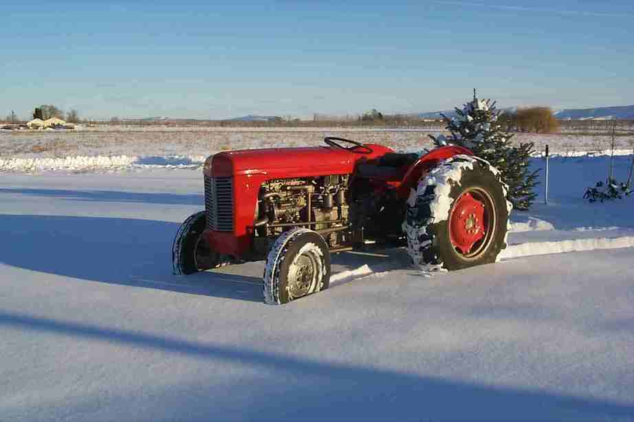 Grandview, WA: Grandview, Washington, Restored tractor