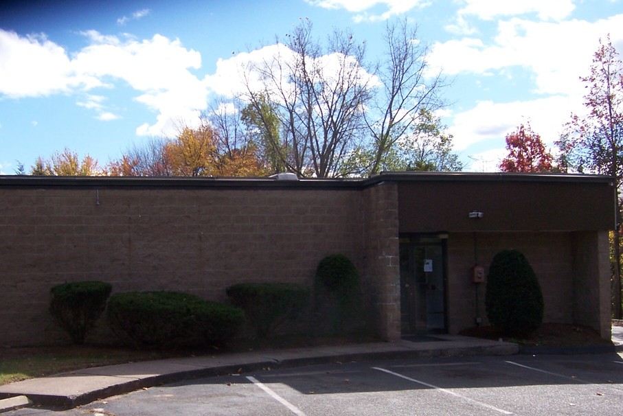 Manchester, CT: 3,600 Square Foot Building for Lease, 394 West Center Street