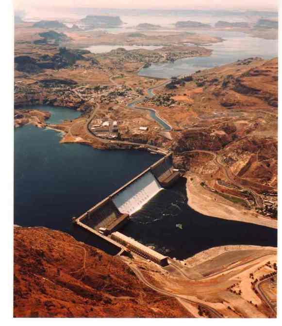 Grand Coulee, WA : Aerial photo of the Grand Coulee area in summer ...