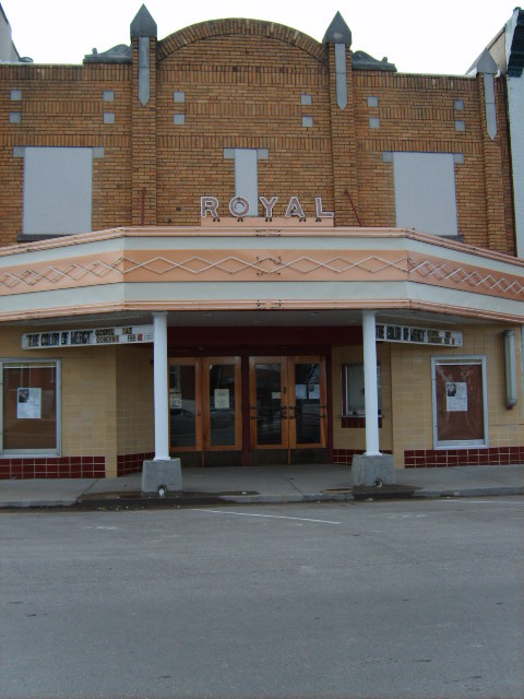 Versailles, MO: Royal Theatre - a community theatre in Versailles, Missouri, operated by the Royal Arts Council.