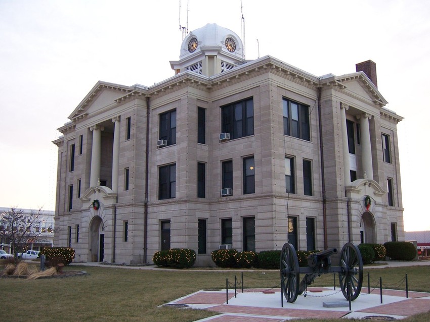 Gallatin, MO: Daviess County Courthouse