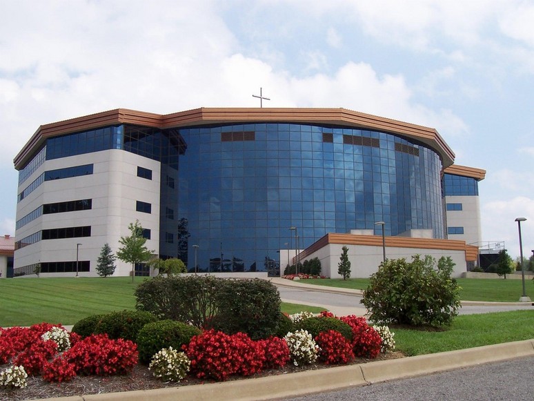 Louisville, KY: Southeast Christian Church - largest congregation in Kentucky