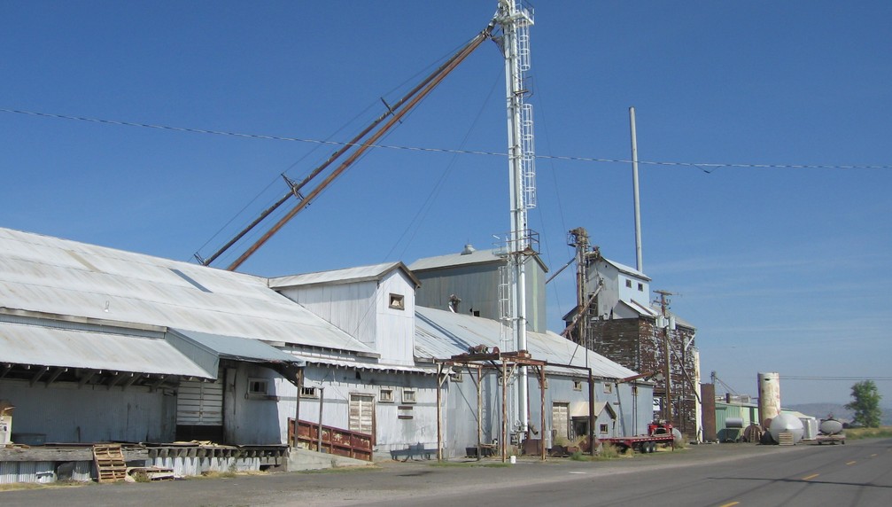 Merrill, OR old cannery.... photo, picture, image (Oregon) at city