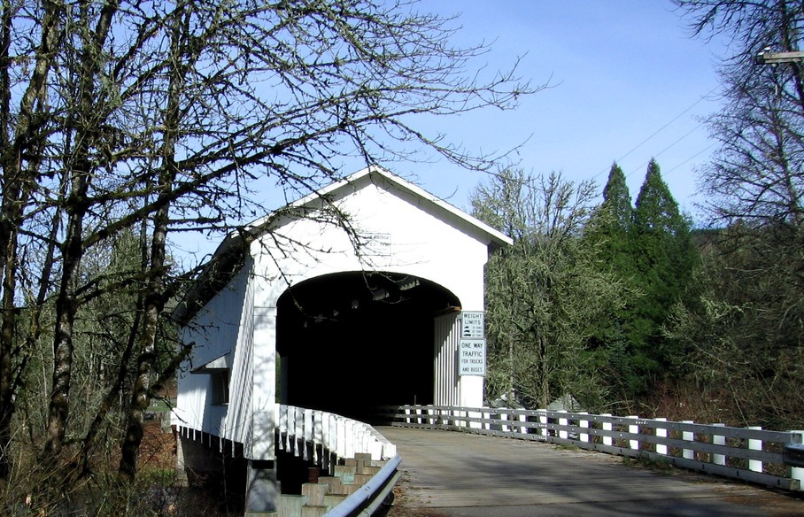 Lowell, OR: Covered Bridge North of Lowell
