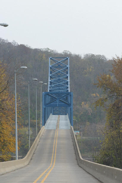 Savanna, IL: Bridge from the other side...