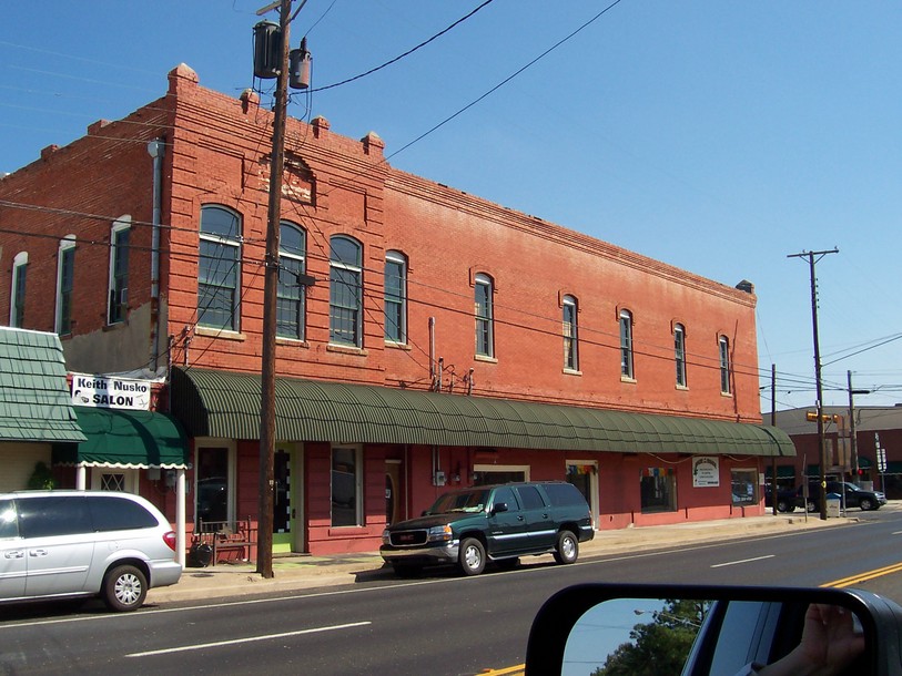 Lindale, TX: This historical bldg. is at the crossroads of FM 16 and Hwy 69