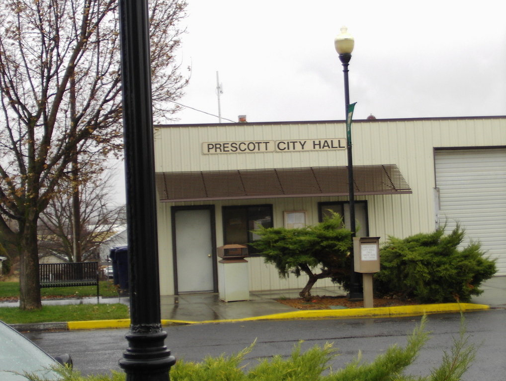 Prescott, WA: Prescott City Hall 2006