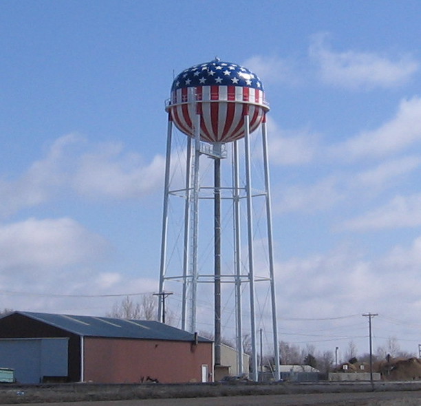 Carrington, ND: Carrington Water tower- best looking water tower in the US