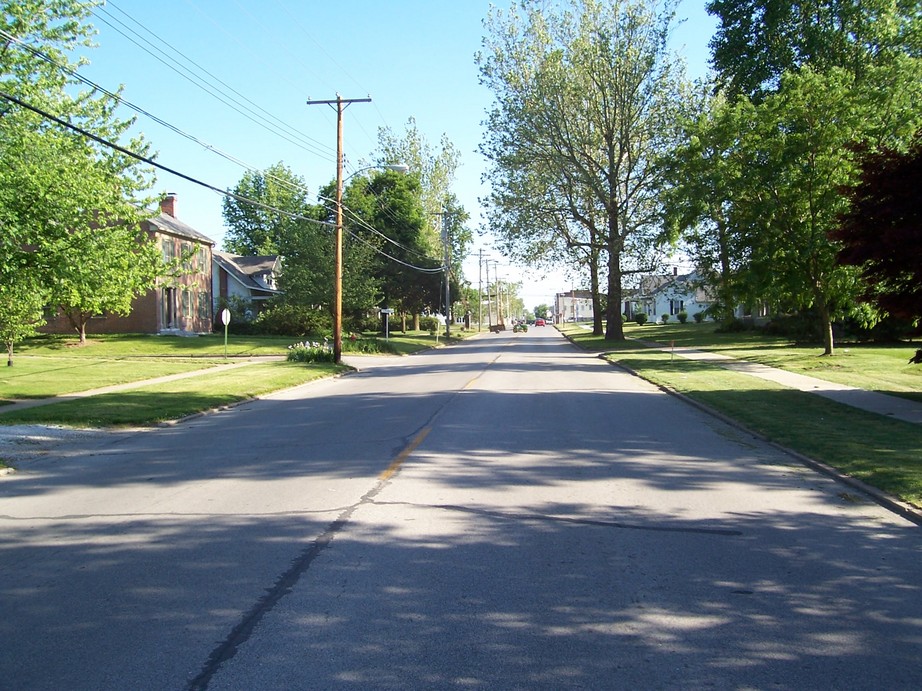 Winchester, IL: Pearl and North Main St.