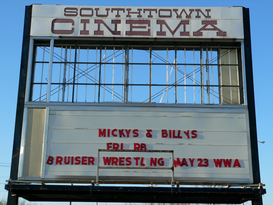 Fort Wayne, IN: Sign for the former Southtown Cinema at the former Southtown Mall