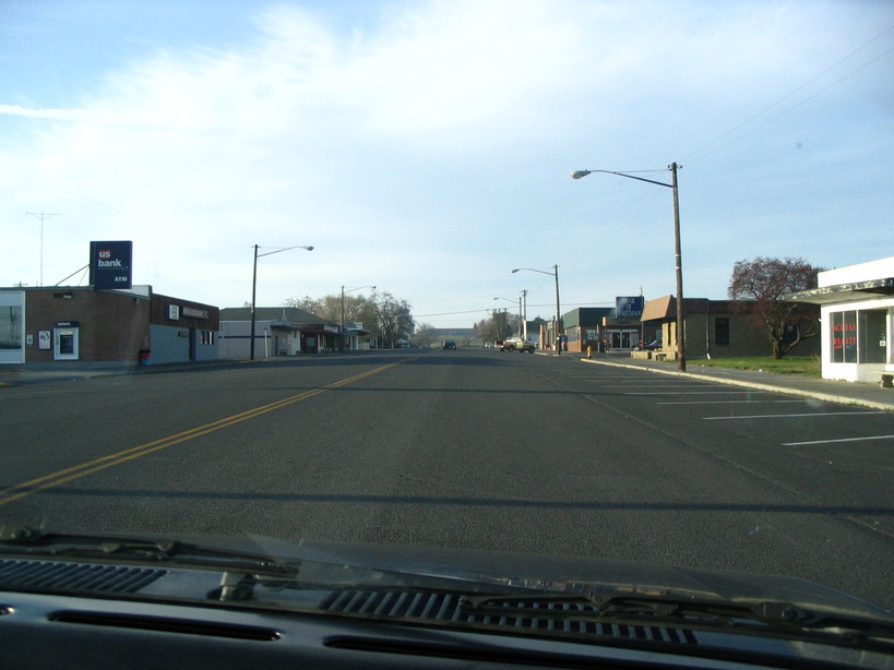 Warden, WA: The main street 2007