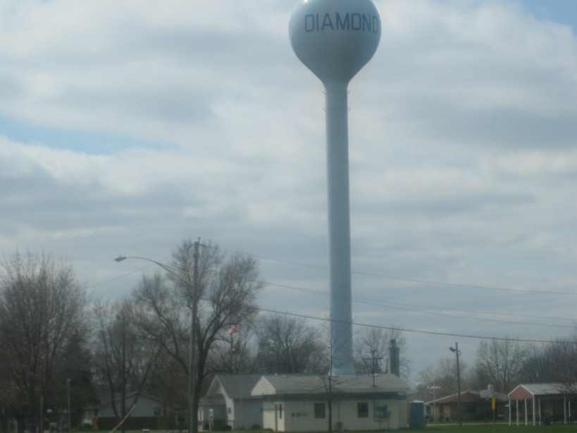 Diamond, IL: water tower