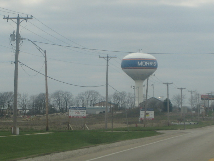Morris, IL: going west on 6