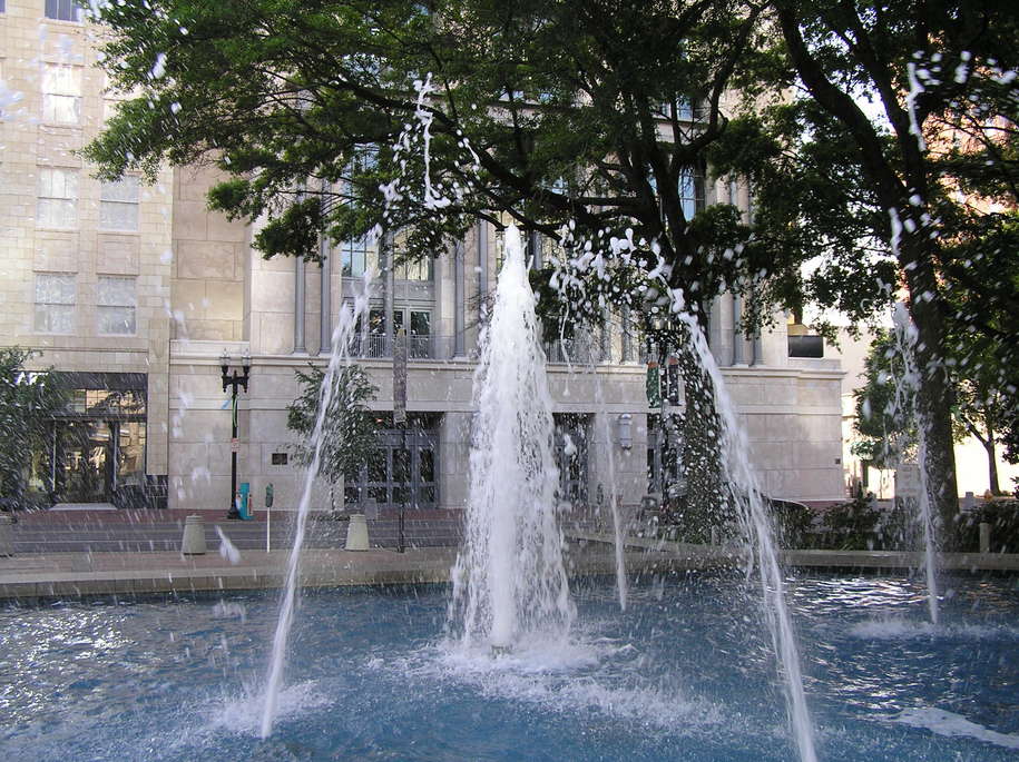 Jacksonville, FL: Library and Fountain