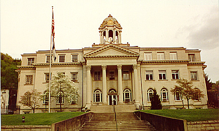 Madison, WV: Boone County Courthouse