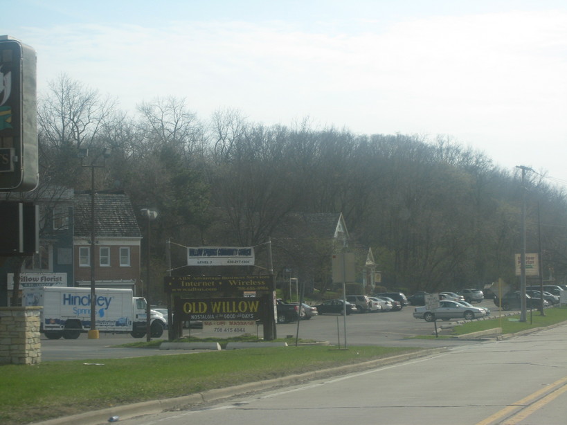 Willow Springs, IL: west on archer