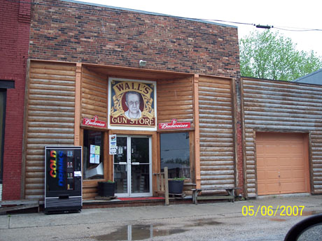 Blairstown, MO: Walls General Store and Gun Shop