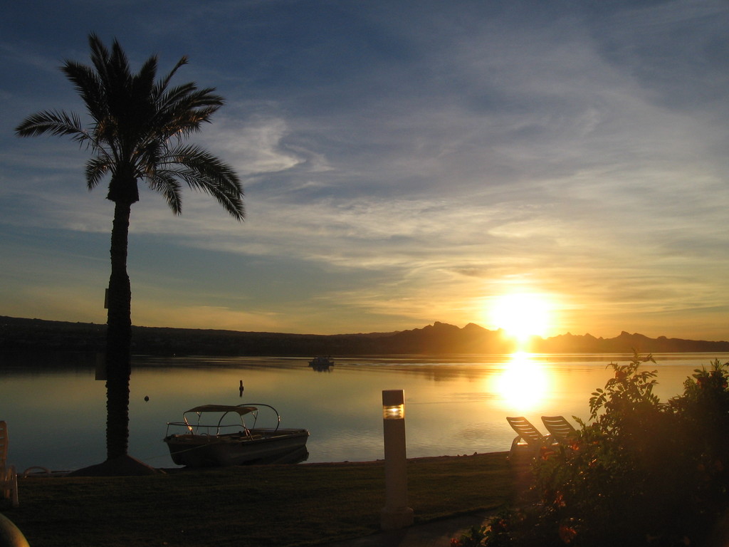Lake Havasu City, AZ: Fall Sunrise