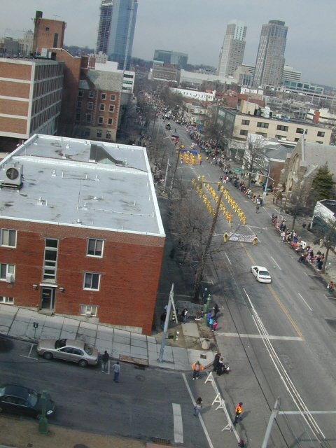 White Plains, NY: St. Patrick's Parade from view above Mamaroneck Ave