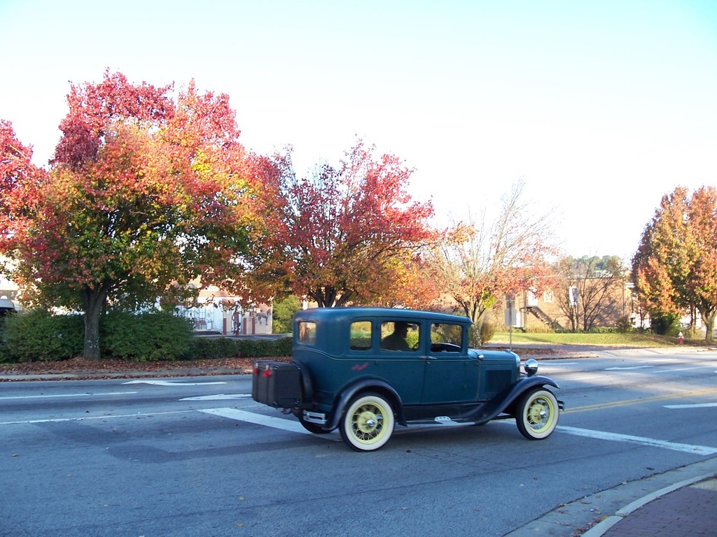 Cary, NC: Antique car, downtown Cary