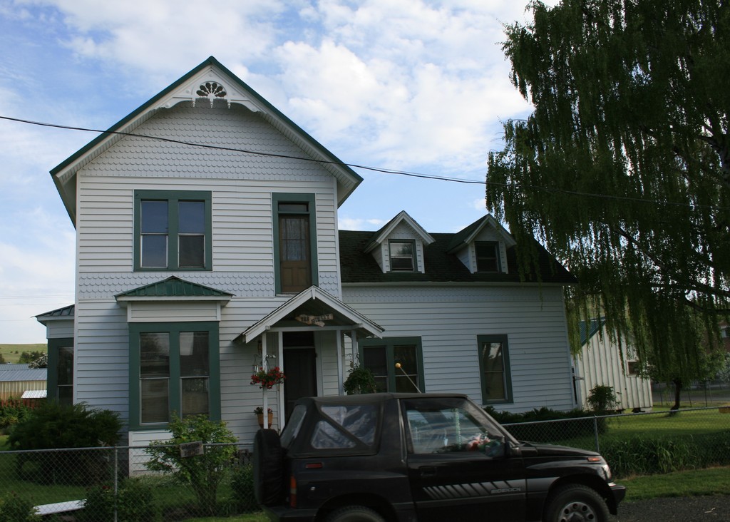 Fossil, OR : Older home..... photo, picture, image (Oregon) at city ...