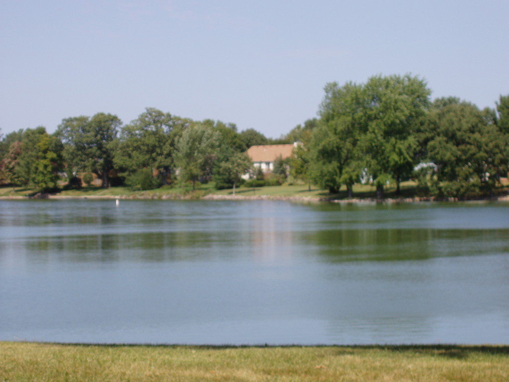 Marshall, WI: Maunasha River view from Fireman's Park