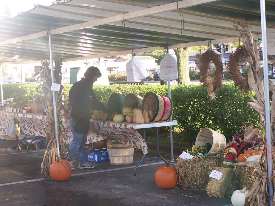 Niles, MI: Niles Bensidoun French Market