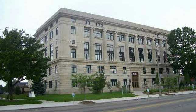 Flint, MI: Flint's Restored Court House, Downtown