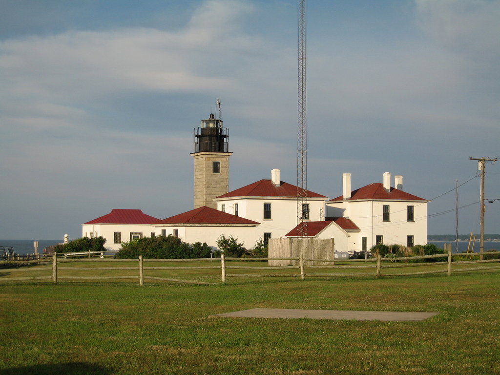 Jamestown, RI: beavertail lighthouse