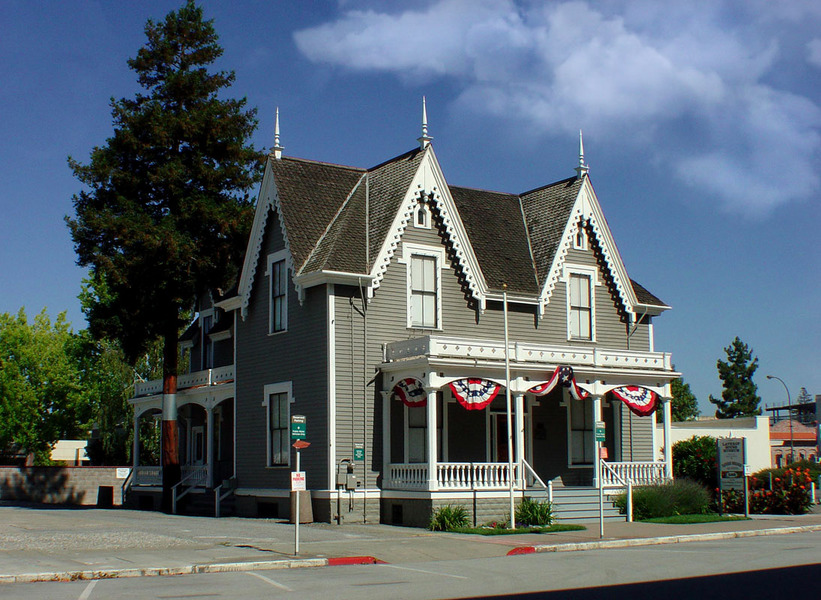 Redwood City, CA: The Lathrop House (627 Hamilton Street)