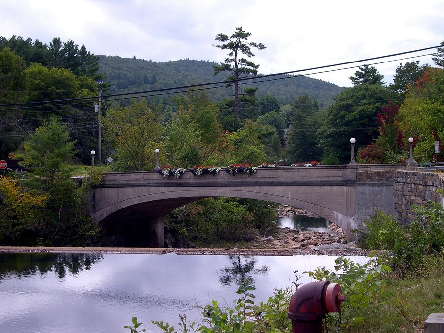 Campton, NH: Campton Falls Dam in Autumn