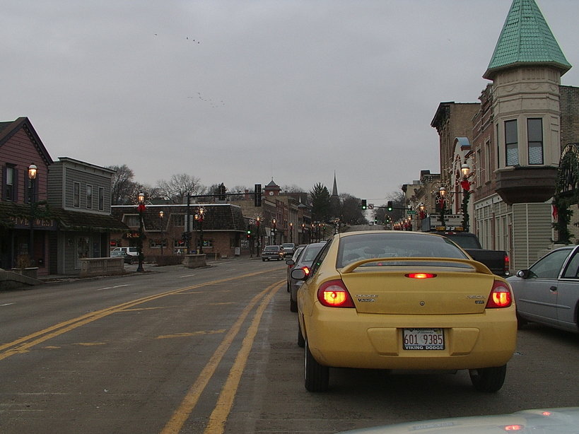 West Dundee, IL: Main street looking west