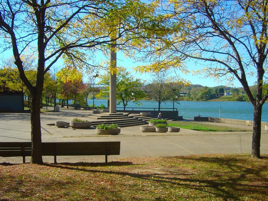 Huntington, WV: Harris Riverfront Park