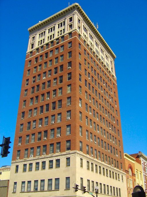Huntington, WV: The West Virginia Building on 4th Avenue