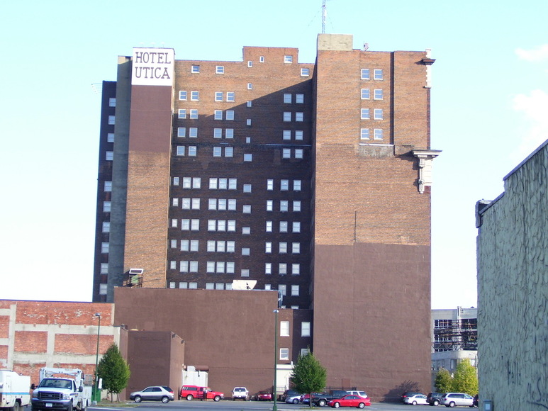Utica, NY: Hotel Utica from the west