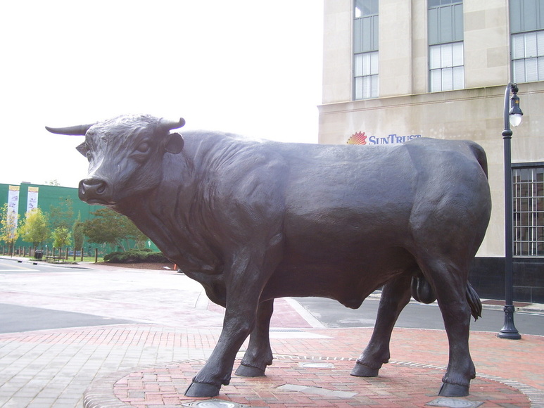 Durham, NC: Downtown Durham - Bronze Bull Statue in CCB Plaza