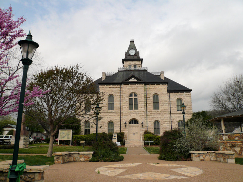 Glen Rose, TX: Court House building on the town square
