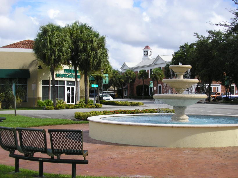 Miami Shores, FL: Village Fountain in Memorial Park
