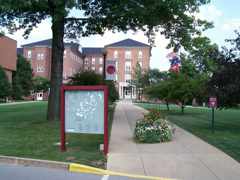 Indiana, PA: Sutton Hall ( IUP campus )