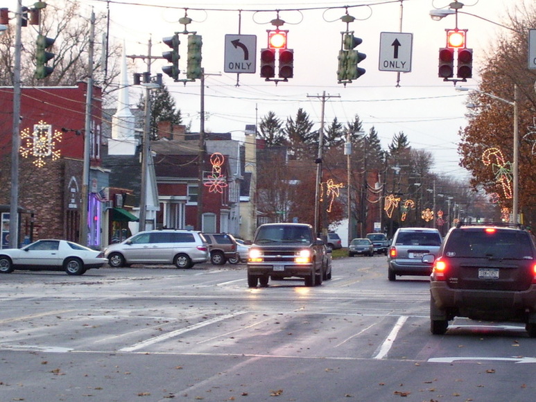 Whitesboro, NY: Christmas lights on Main Street