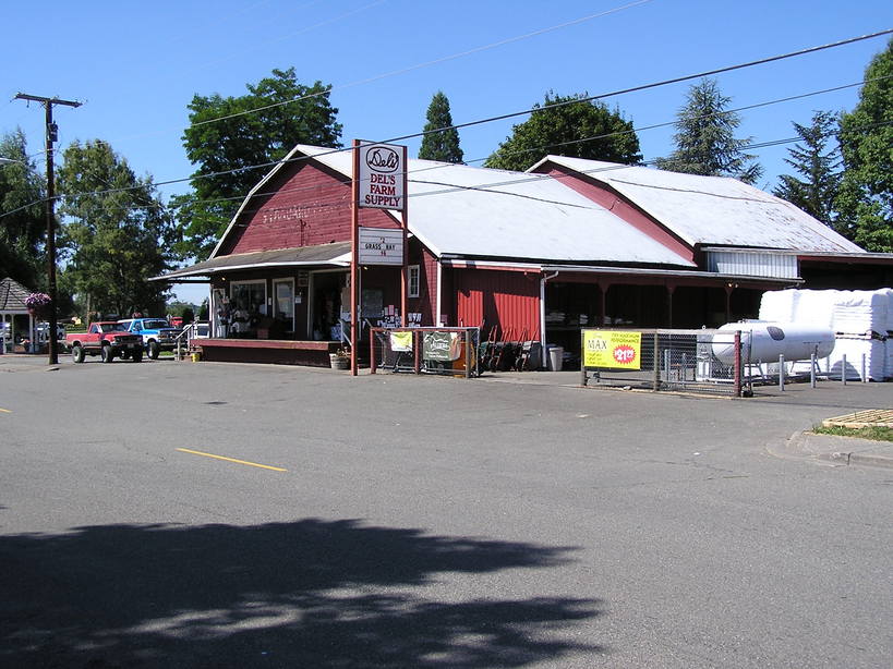Buckley, WA: Del's Feed & Farm Supply