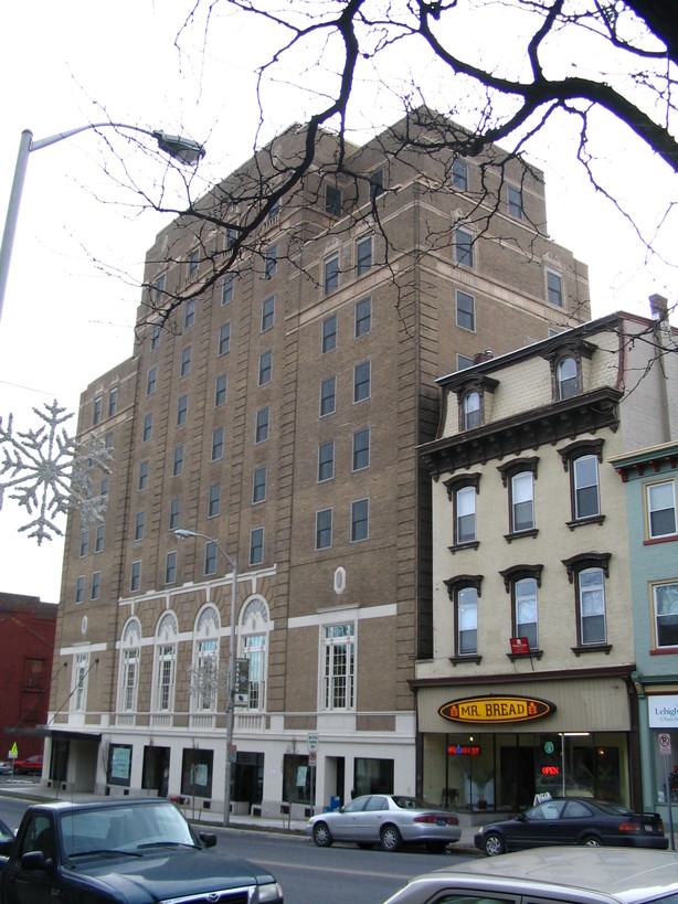 Easton, PA: The Eastonian Condos