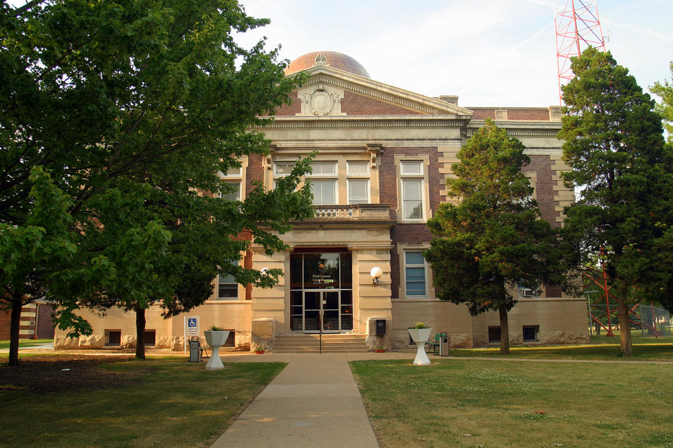 Paxton, IL: Ford County Courthouse